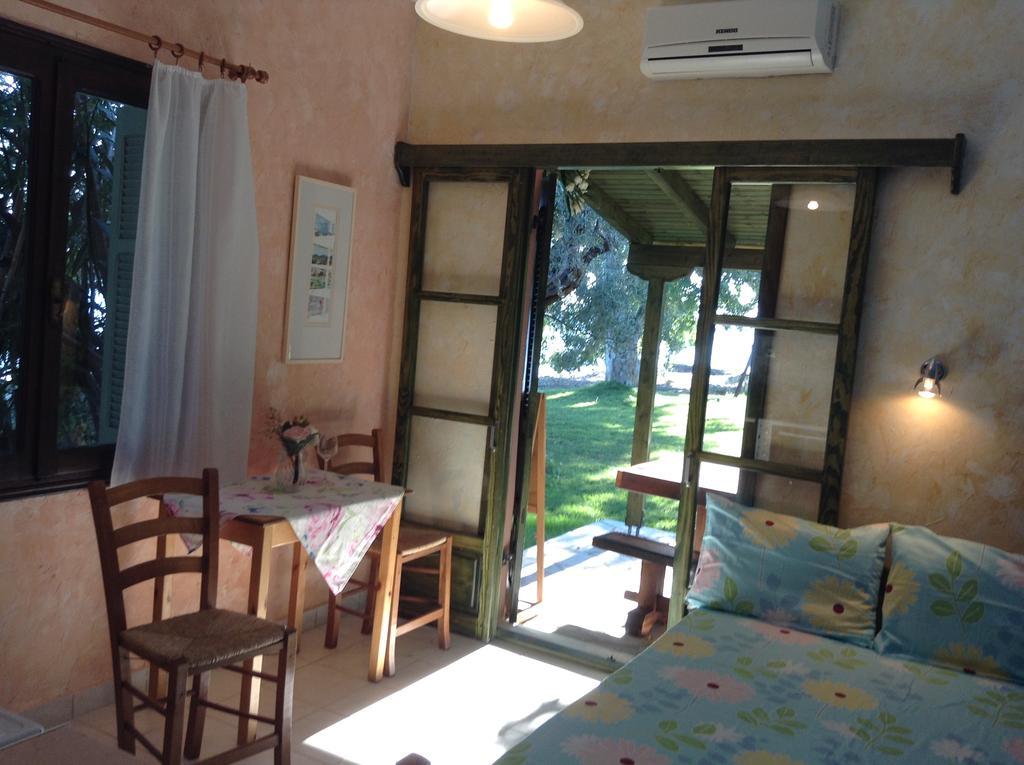 Mairi Lina Studios Кала Нера Екстериор снимка